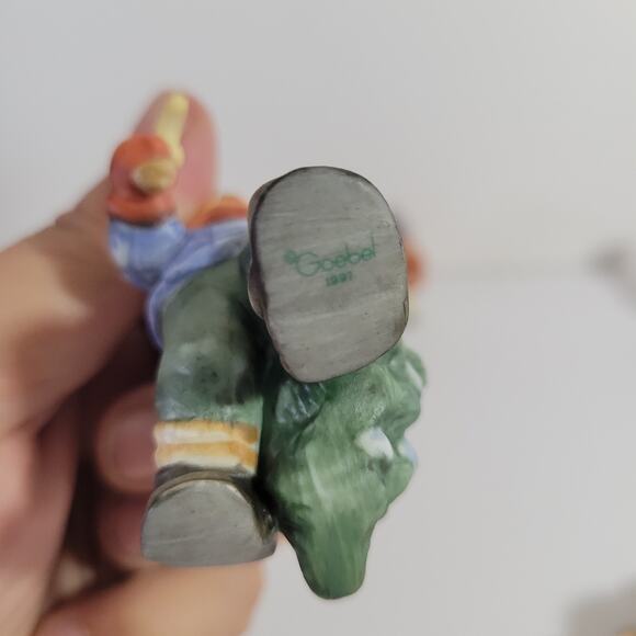 Berta Hummel 1991 Fresh Christmas Tree Goebel Christmas Ornament - Picture 3 of 4